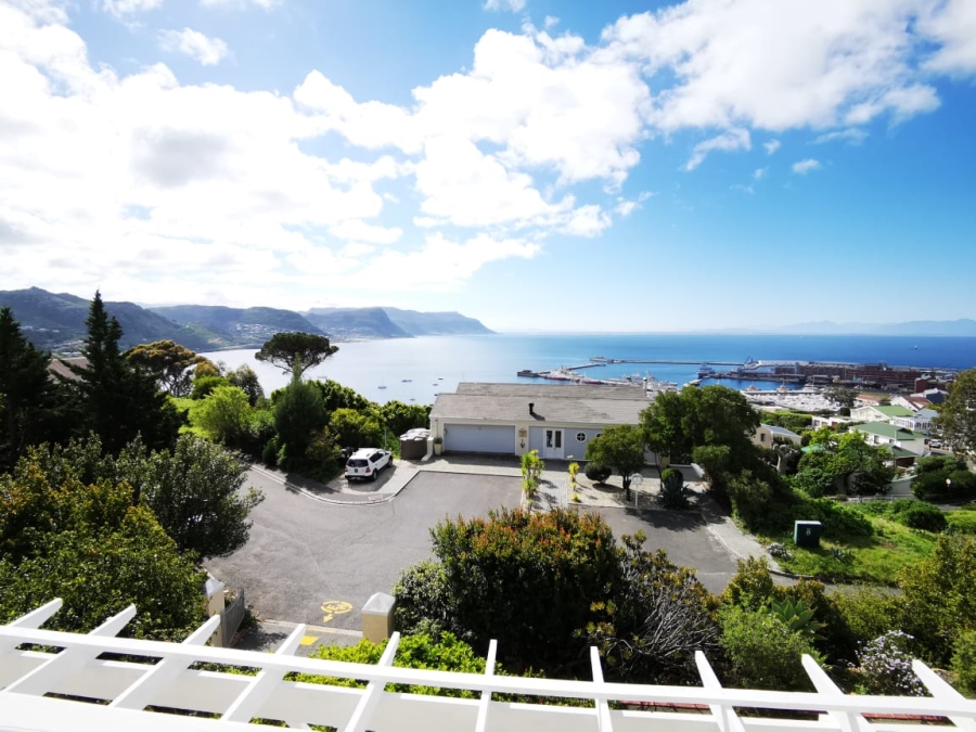 4 Bedroom Property for Sale in Simons Kloof Western Cape